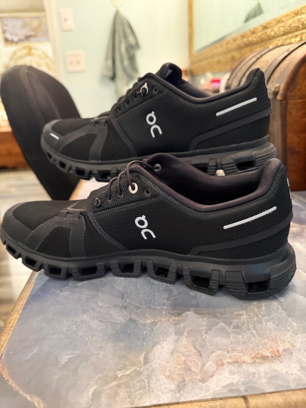 On Running Cloud 6 Women’s Triple Black Mesh Athletic Sneakers